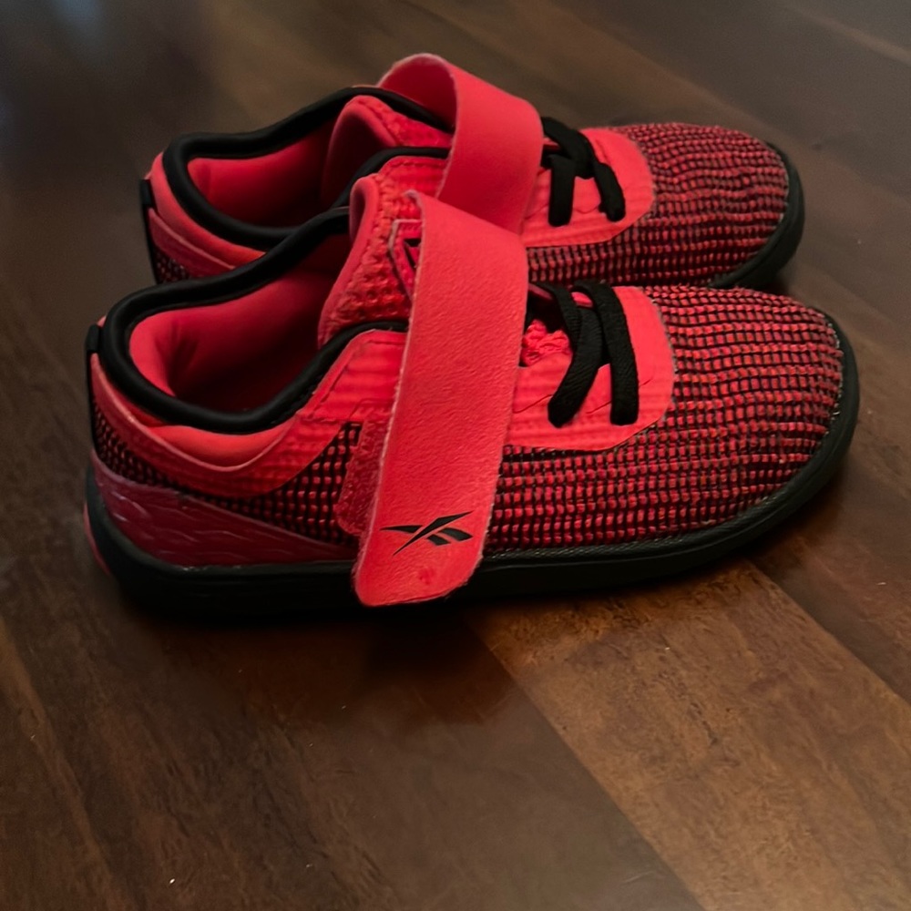 Reebok, 9T, in Red